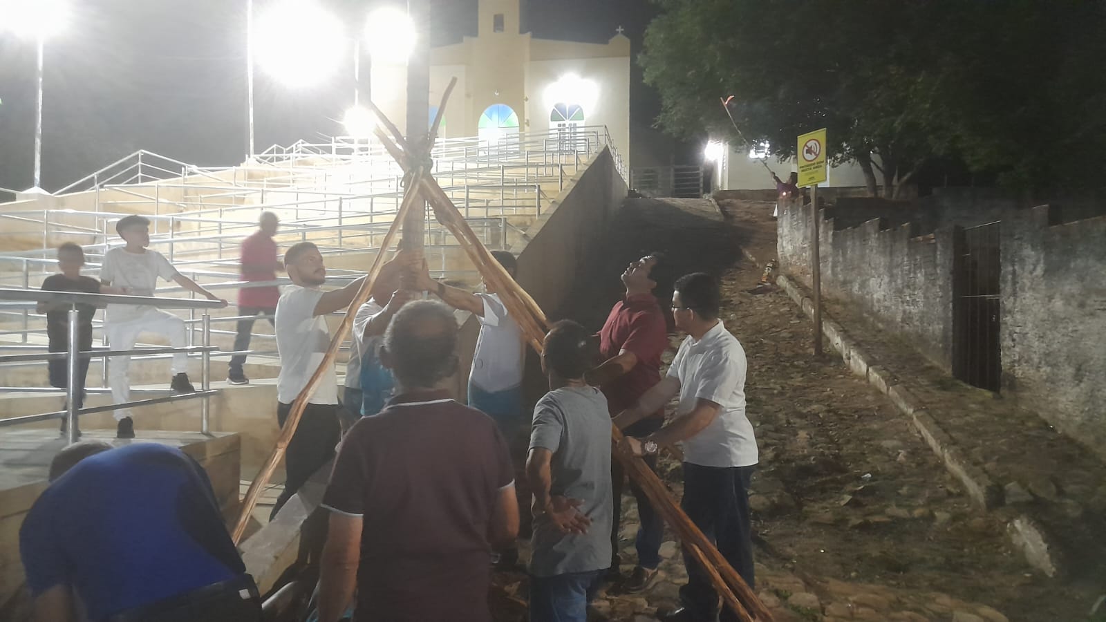 Presidente da Câmara Municipal de Francisco Ayres - PI, Ronaldo Heber De Sá, Encerra Festejo da Imaculada Conceição com Participação Significativa