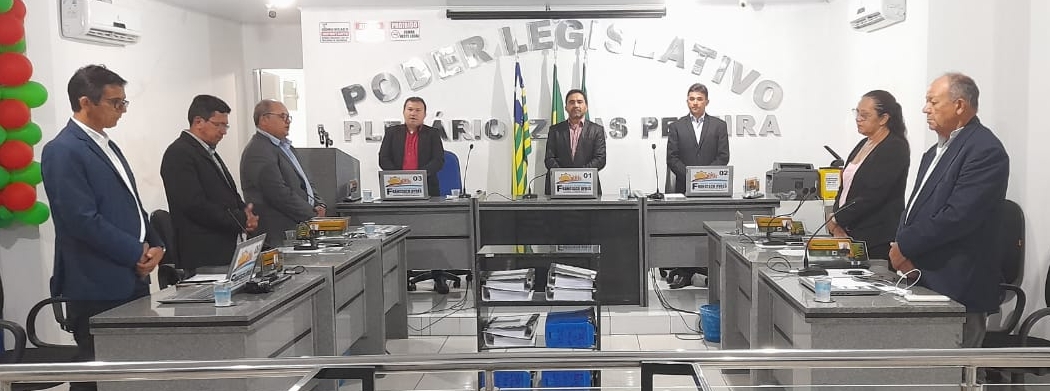 Sessão Ordinária 412° em Francisco Ayres: debates cruciais e momentos marcantes registrados em fotos