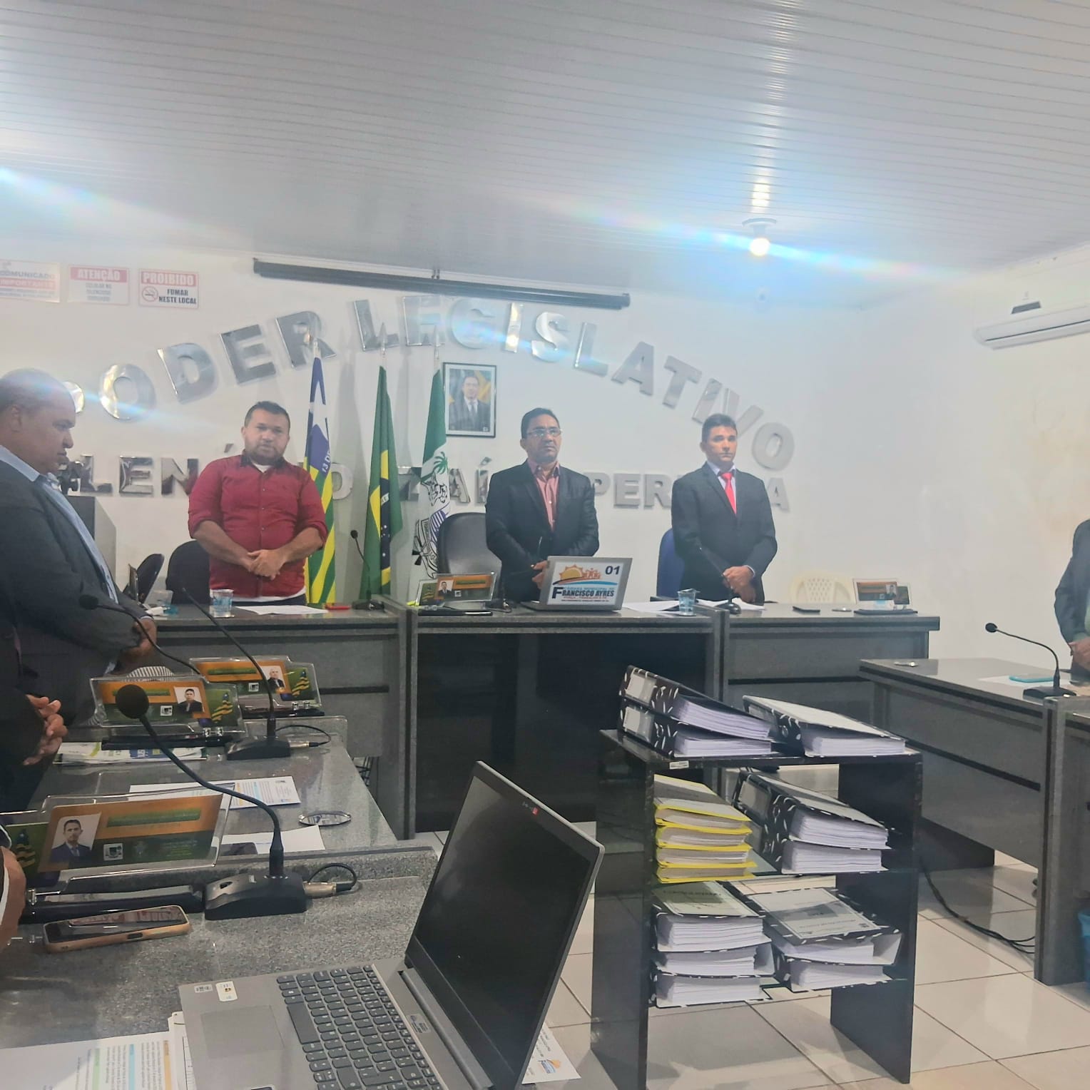 Presidente da Câmara de Francisco Ayres, Ronaldo Heber de Sá, Conduz Aprovação de Lei Orçamentária de 2025